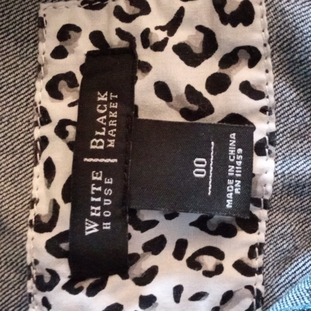 White House Black Market - Picture 2 of 8